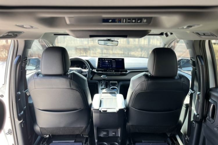 Used Toyota Granvia 2023 2.5L Hybrid Flagship VIP Edition Interior 2