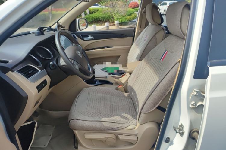 Used Baojun 730 2016 Revised 1.5L Manual Standard Version 7 Seats China V Emission Standard