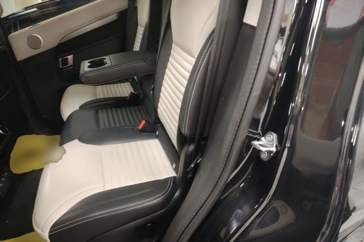 Used Land Rover Discovery 2021 360 PS R-Dynamic SE