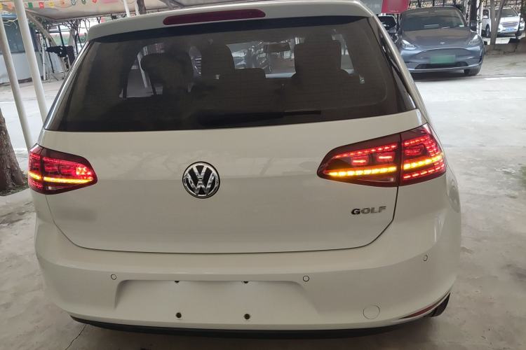 Used Volkswagen Golf 2017 1.6L Automatic Comfort Million-Vehicle Anniversary Edition
