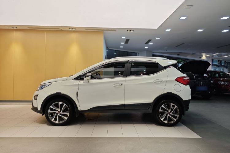 Used BYD Yuan 2016 1.5L Automatic Haoya Model Exterior 1