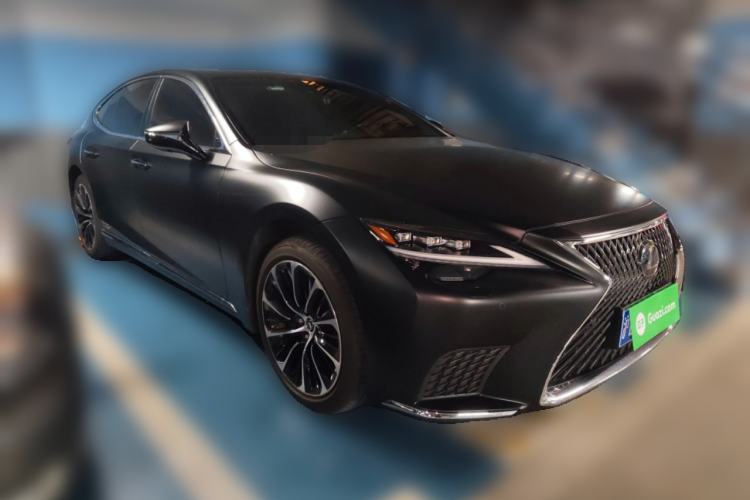 Used Lexus LS 2021 500h Executive Edition Front Right 45 Deg