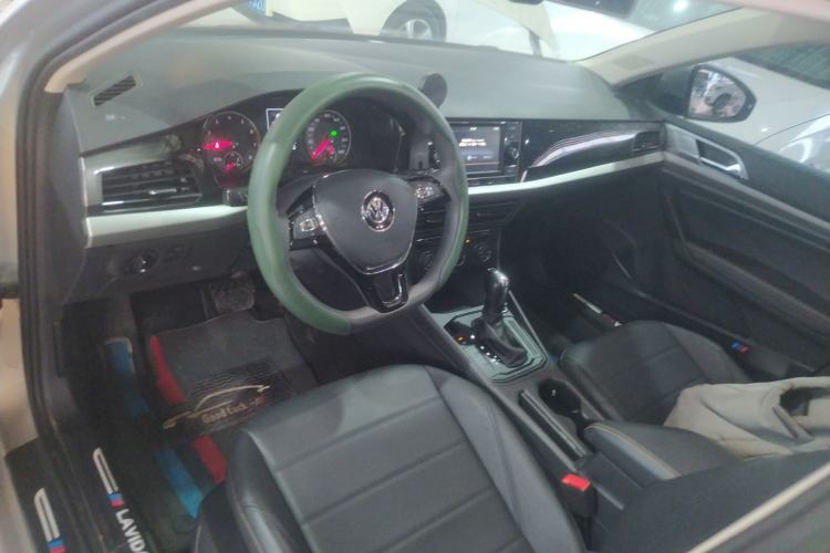 Used Volkswagen Lavida 2019 1.5L Automatic Comfort Edition China VI Standard Center Console