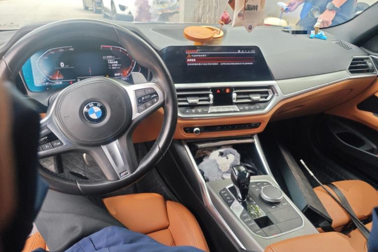 Used BMW 4 Series 2021 425i M Sport Night Edition Center Console