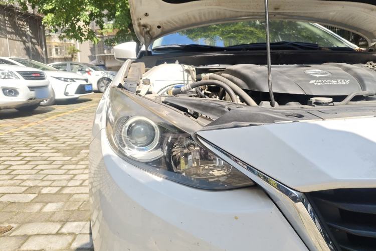 Used Mazda Mazda 3 Axela 2016 Sedan 1.5L Automatic Comfort Model
