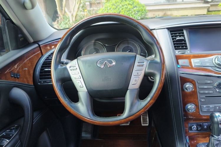 Used Infiniti QX80 2016 5.6L 4WD
