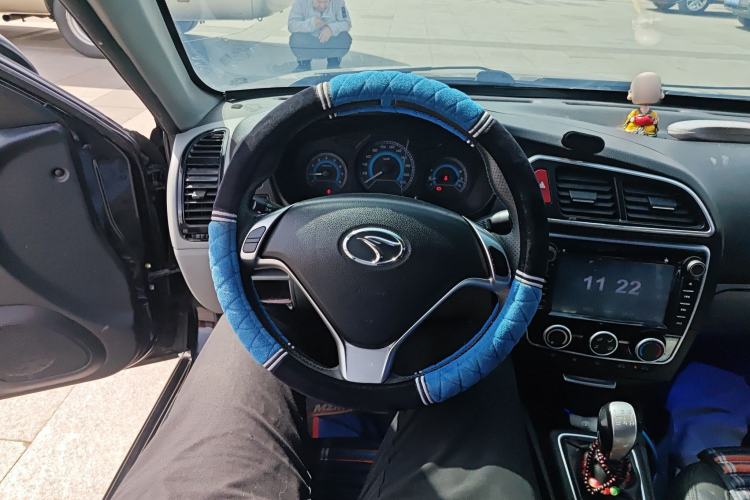Used Soueast V3 Lingyue 2015 1.5L Manual Smart Edition Steering Wheel