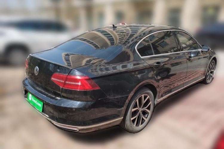 Used Volkswagen Magotan 2017 330TSI DSG Luxury Model Exterior 5