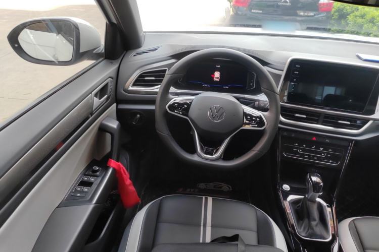 Used Volkswagen T-ROC 2024 300TSI DSG Two-Wheel-Drive Chen Guang Edition