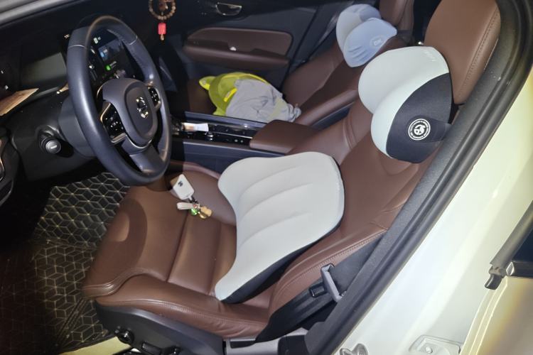 Used Volvo S60 2023 B4 Zhiyuan Luxury Edition

