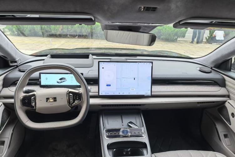 Used Geely Galaxy 8 2025 130km EM-P Starship Edition