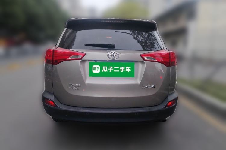 Used Toyota RAV4 2015 2.0L CVT Two-Wheel Drive Fashion Edition