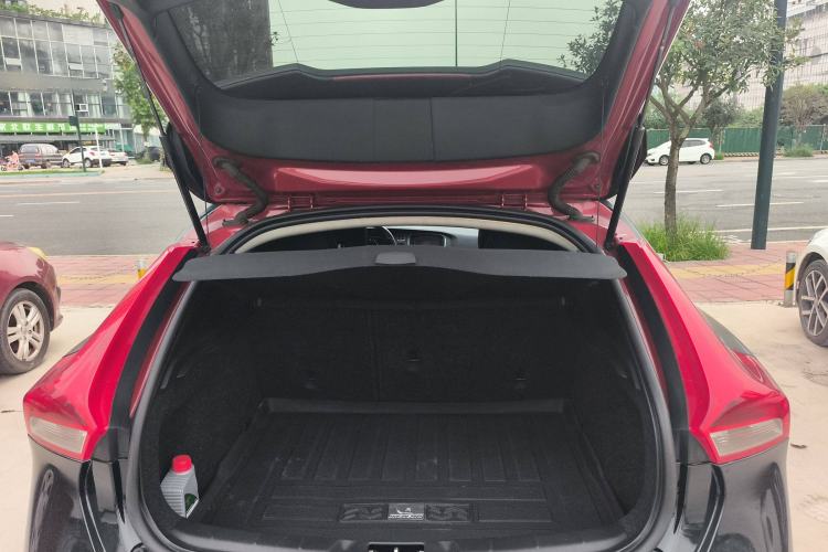 Used Volvo V40 2014 2.0T Zhiya Edition
