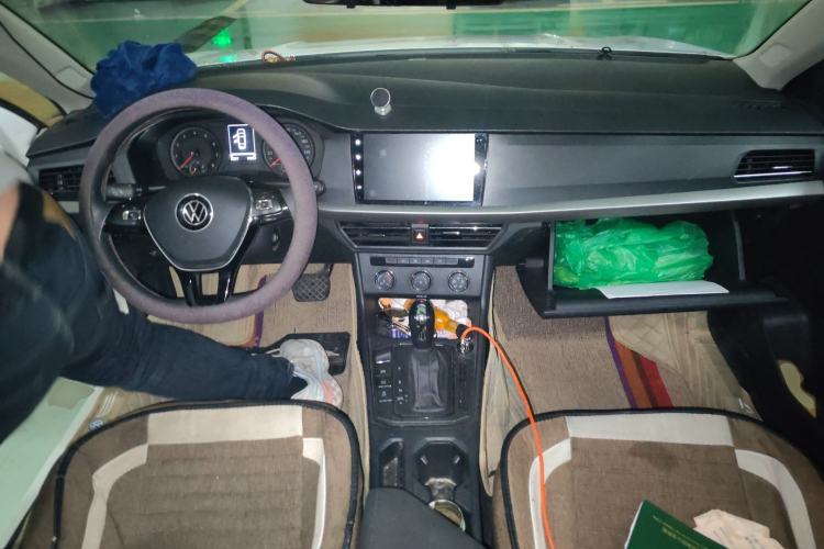 Used Volkswagen Lavida 2022 1.5L Automatic Fashion Edition Center Console