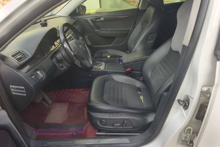 Used Volkswagen Magotan 2012 Facelift 1.8TSI Prestige Model Left Front Seat