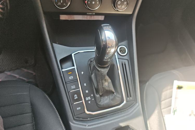 Used Volkswagen Lavida 2018 Hatchback 200TSI DSG Comfort Edition China V Standard Gear Lever