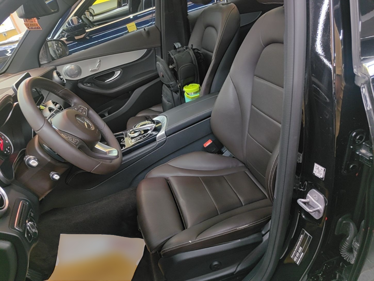 Vordere Reihe im Auto