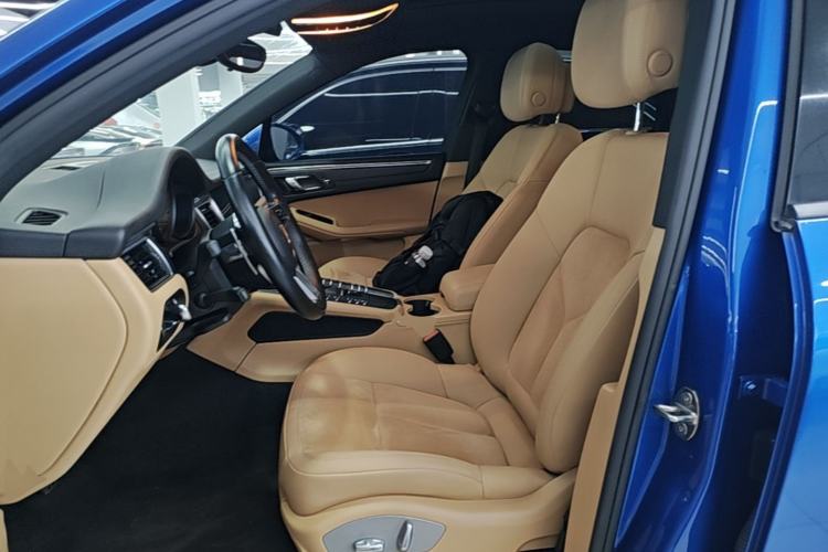 Used Porsche Macan 2017 Macan 2.0T Left Front Seat