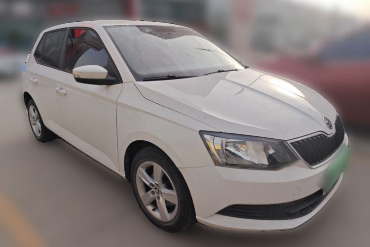 Used Skoda Fabia 2016 1.4L Automatic Car Enjoy Edition Front Right 45 Deg