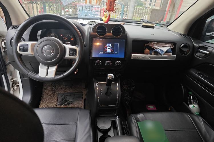 Used Jeep Compass 2015 2.0L two-wheel drive sport version