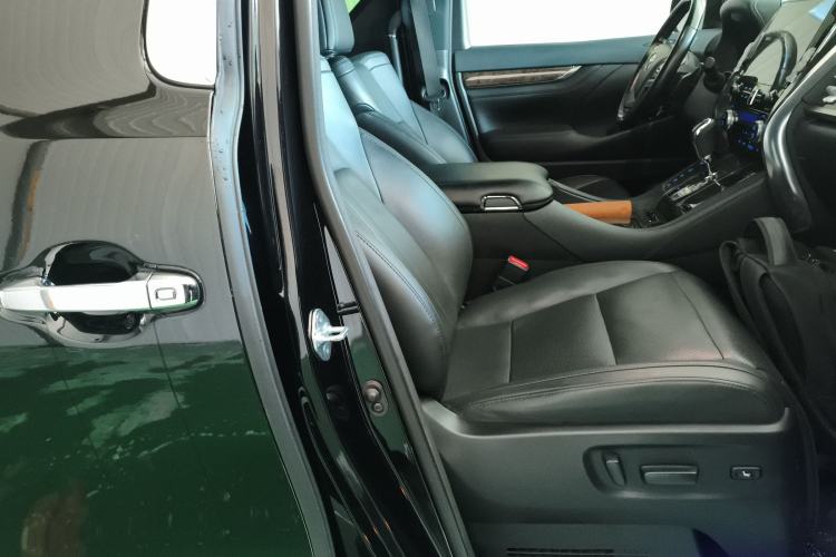 Used Toyota Vellfire 2021 Crown Dual-Engine 2.5L HV Supreme Edition
