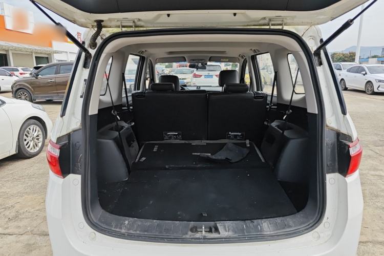 Used CHANGAN KAICHENG Oushang A600 2016 1.5L Manual Luxury 7-Seater Trunk