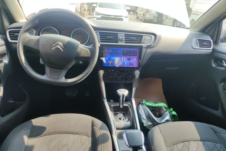 Used Citroen C3-XR 2015 1.6L Automatic Fashion Model Center Console