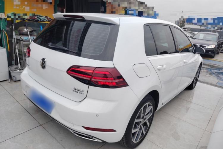 Used Volkswagen Golf 2018 230TSI Automatic Luxury Version
