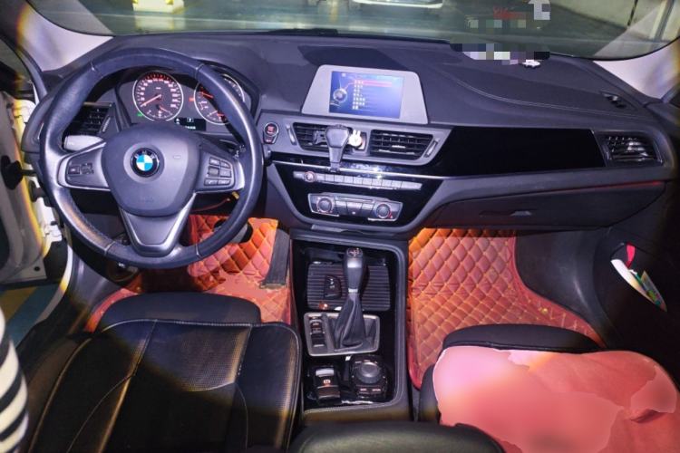 Used BMW 1 Series 2017 118i Sport Edition Center Console