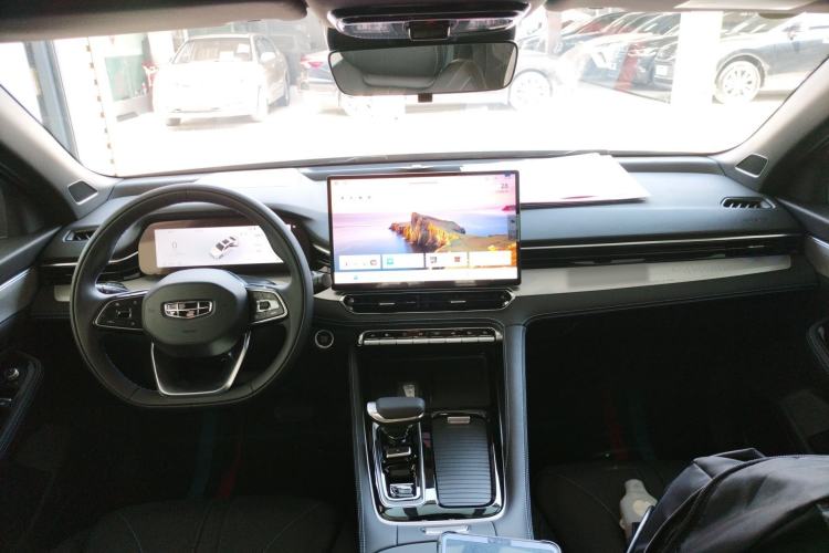 Used Geely Auto Preface 2026 Model Oriental Yao 1.5TD Fuyao Edition Center Console