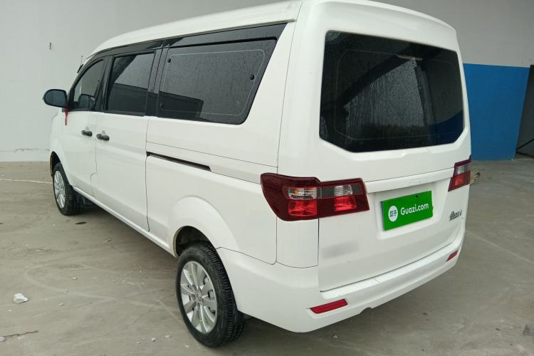 Used Jinbei Gold Hiace M Classic 2024 1.5L Engineering Lion Passenger Vehicle 5 Seats