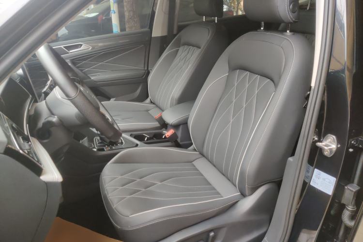 Used Volkswagen Tiguan L 2022 330TSI Automatic Two-Wheel Drive R-Line Enhanced Edition Left Front Seat