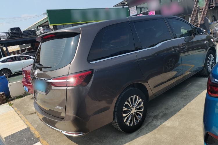 Used Buick GL8 2022 Land Cruiser Executive Class 652T Comfort Model
