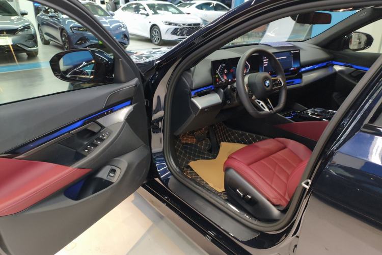 Used BMW 5 Series 2024 530i Leading Model M Sport Package Driver Seat