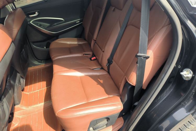 Used Hyundai Grand SantaFe 2013 3.0L 7-seat 4x4 Brown Interior Flagship Edition Left Rear Seat