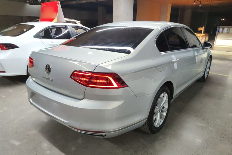 Used Volkswagen Magotan 2018 Facelift 330TSI DSG Luxury Model
