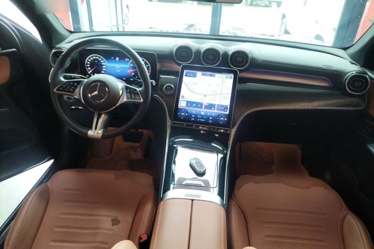 Used Mercedes-Benz GLC 2023 Facelift GLC 260 L 4MATIC Dynamic Version 5 Seats