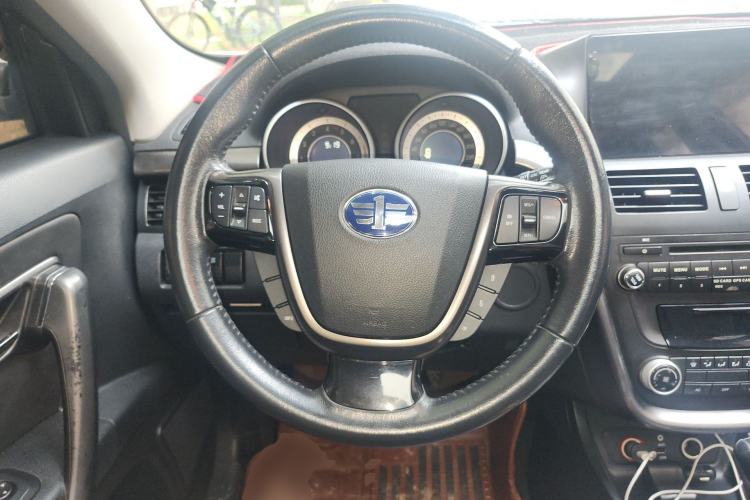 Used Bestune X80 2015 2.0L automatic comfort version Steering Wheel