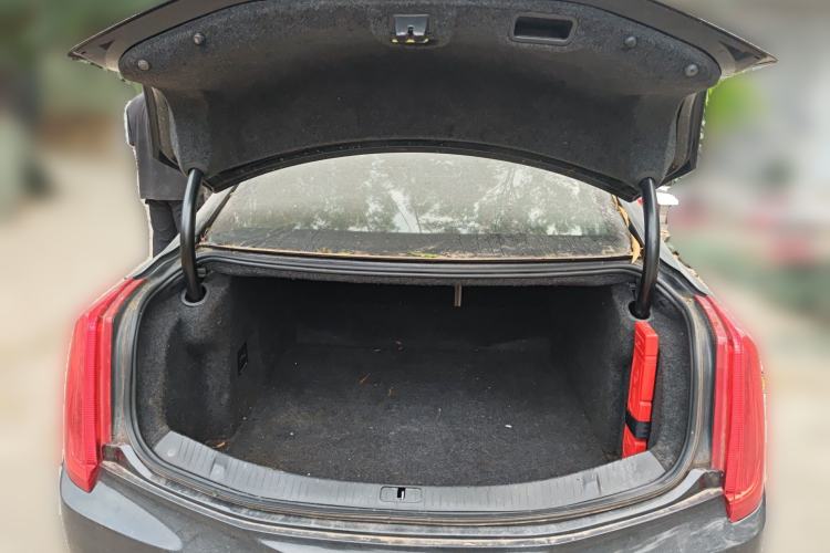 Used Cadillac XTS 2014 28T Luxury Model Trunk