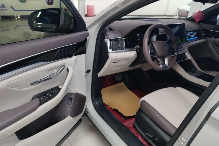 Used BYD Song PLUS New Energy 2024 Honor Edition EV 520km Flagship Model
