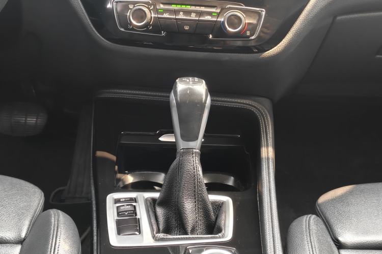 Used BMW 1 Series 2018 118i Sport Edition Gear Lever