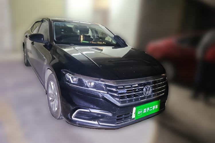 Used Volkswagen Passat New Energy 2019 430 PHEV Hybrid Elite Edition Front Right 45 Deg