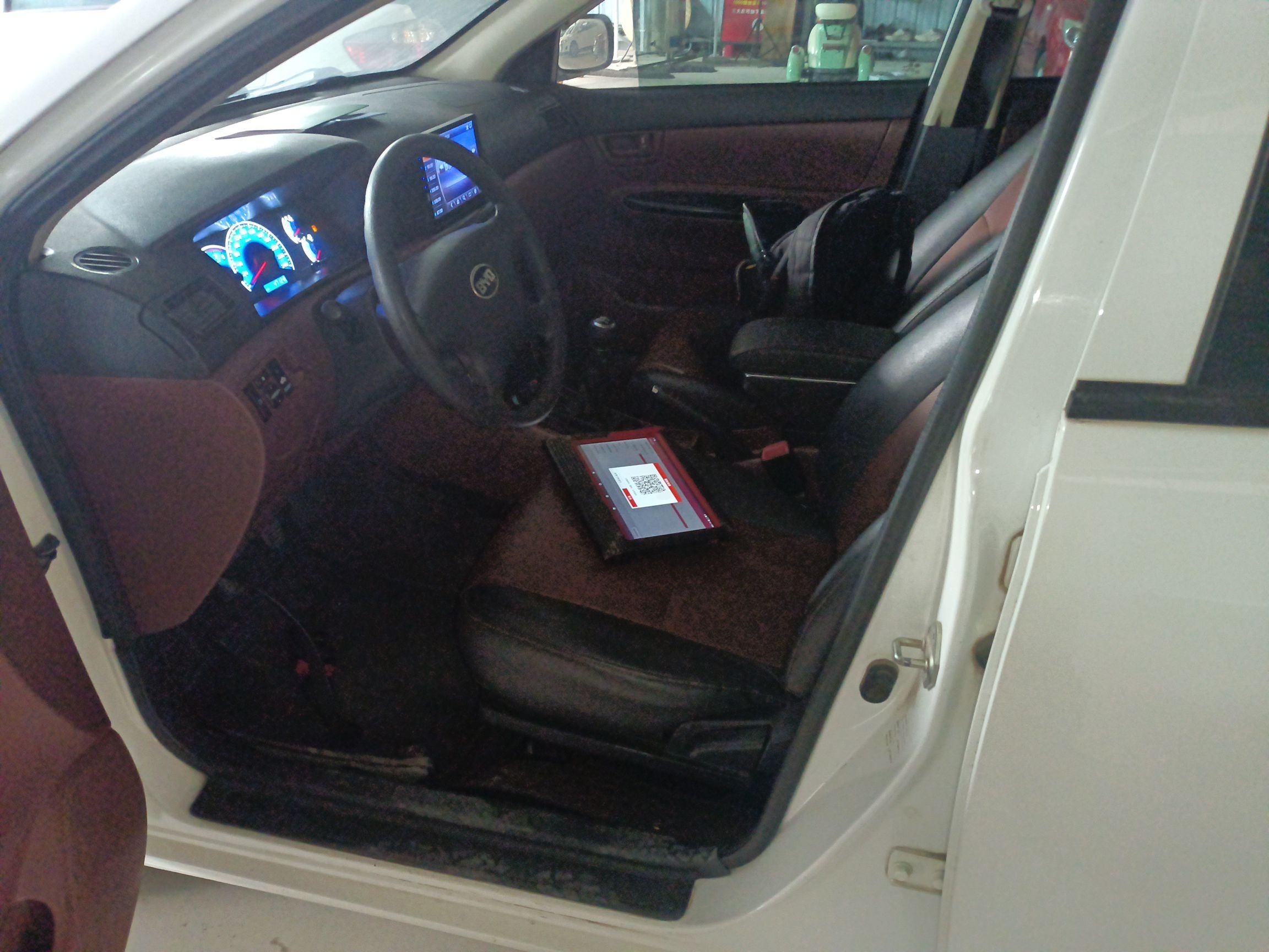 Переднее сиденье в автомобиле