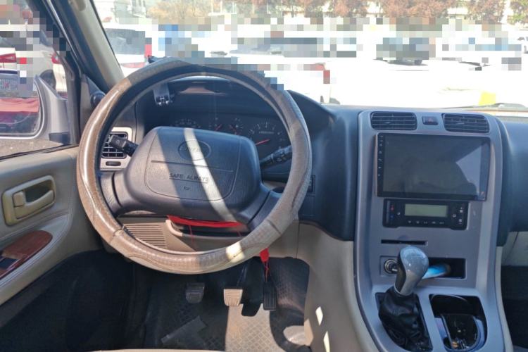 Used Jinbei Grace 2013 2.0L Zhi Ling Standard 7-Seater All-Games Commemorative Version China IV Standard