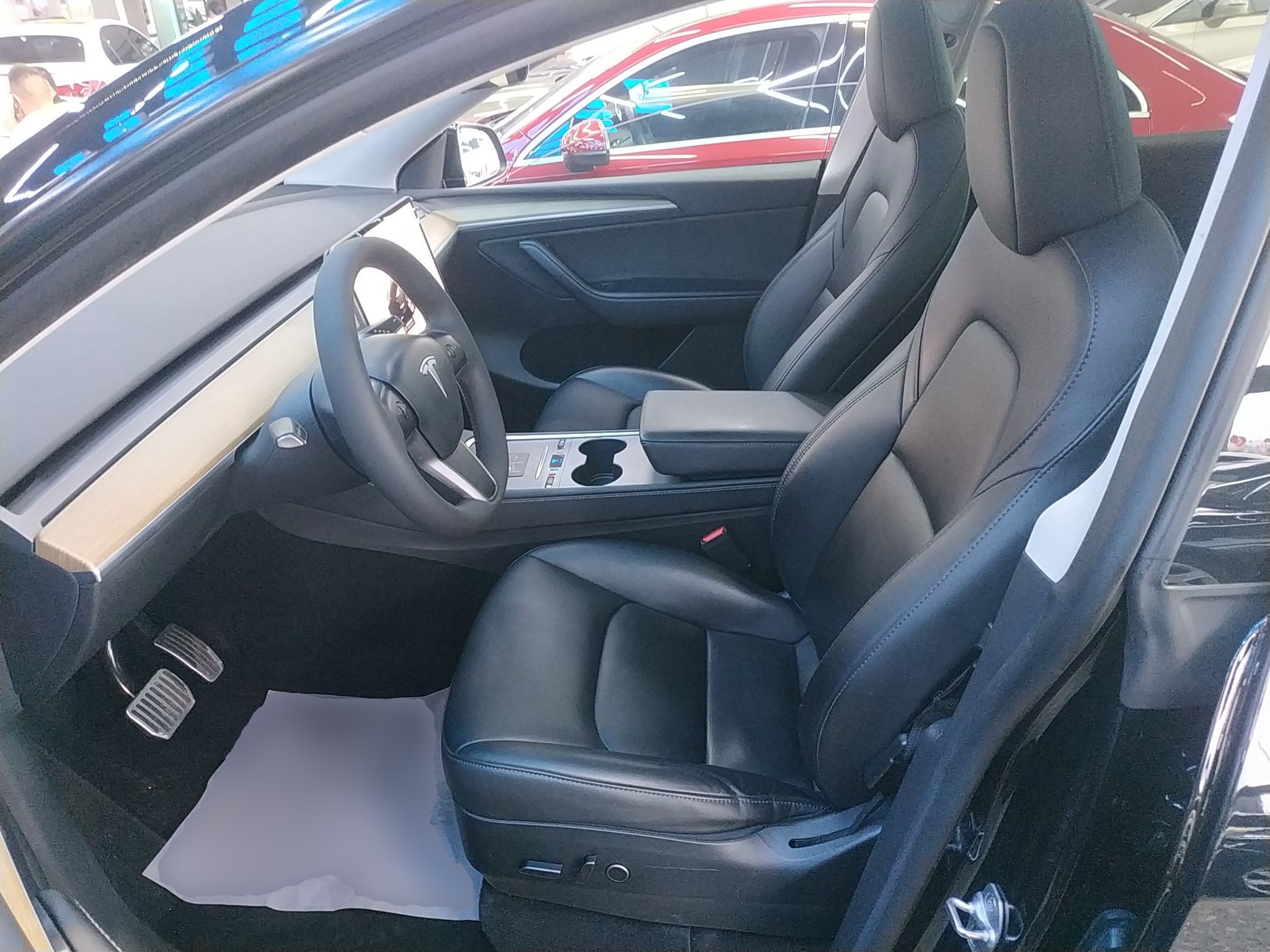 Переднее сиденье в автомобиле