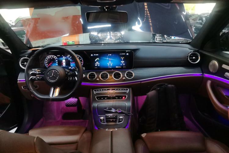 Used Mercedes-Benz E-Class 2022 Revised E 300 L Sport Luxury Edition Center Console