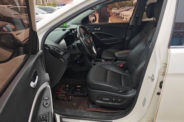 Used Hyundai Grand SantaFe 2013 3.0L 7-Seater Four-Wheel-Drive Comfort Edition
