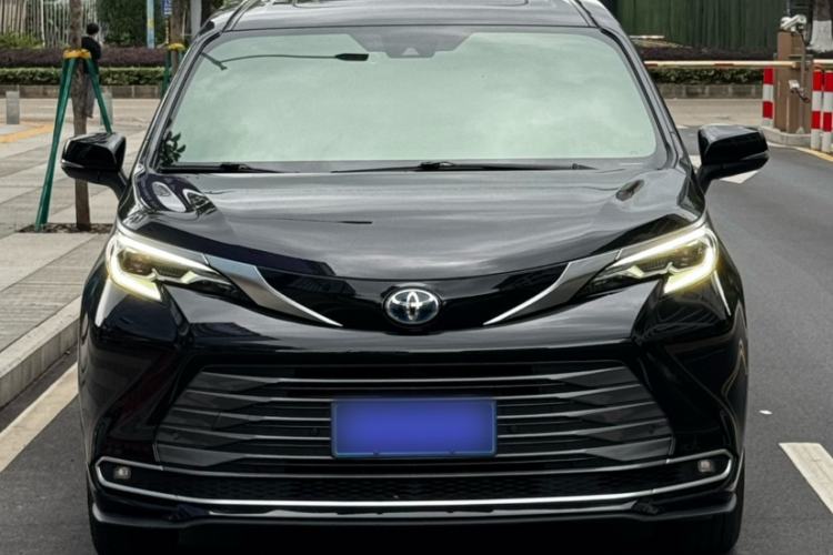 Used Toyota SIENNA 2021 2.5L Hybrid Premium Edition Exterior 4