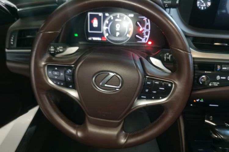 Used Lexus ES 2018 200 Excellence Edition China V Standard

