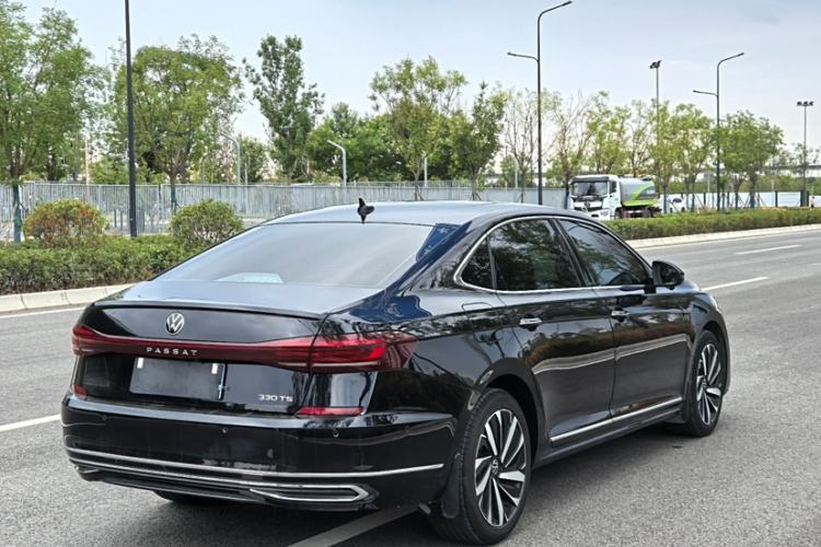 Used Volkswagen Passat 2022 330TSI Starry Luxury Edition – Exclusive Special Edition